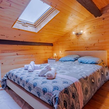Le Chalet Saint-Pardoux-la-Riviere Luaran gambar