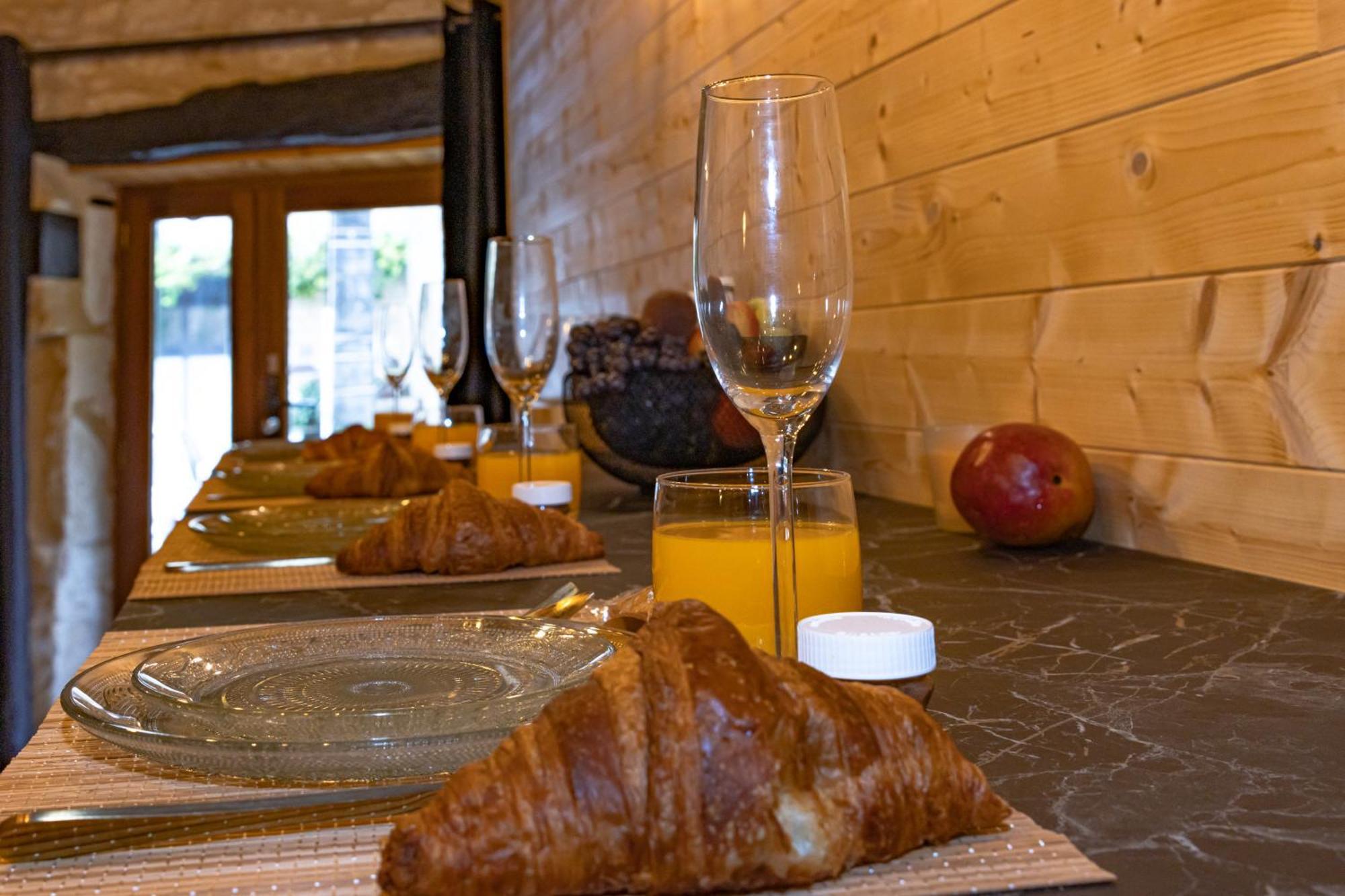 Le Chalet Saint-Pardoux-la-Riviere Luaran gambar